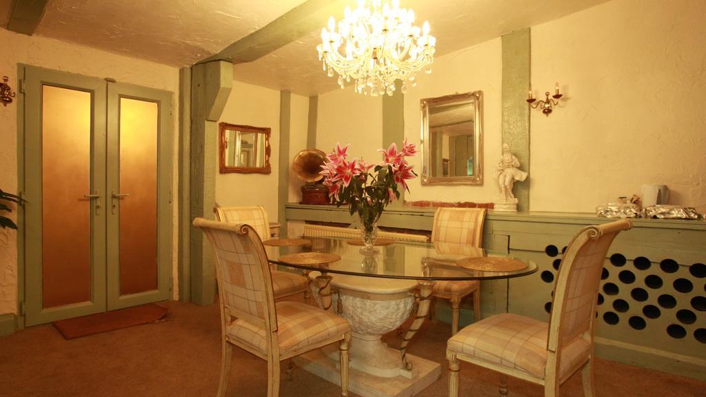 The Edge Accommodation Χάντερσφιλντ Εξωτερικό φωτογραφία