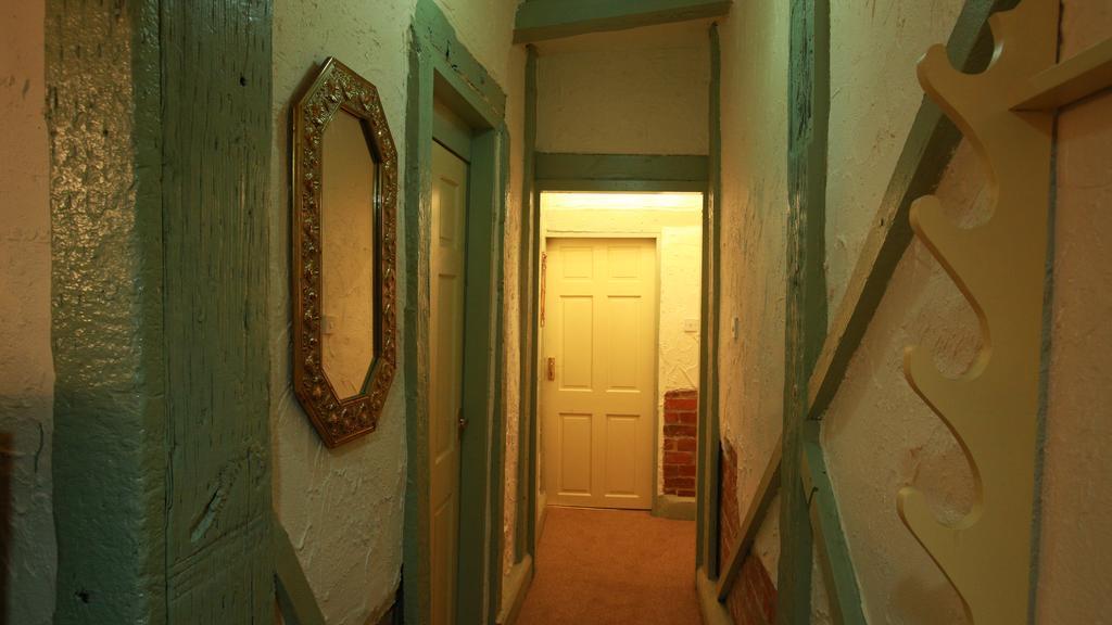 The Edge Accommodation Χάντερσφιλντ Εξωτερικό φωτογραφία